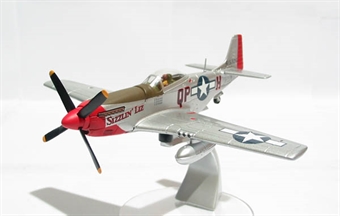 North American P-51D Mustang United States Army Air Force 44-15326/QP-H Named Sizzlin' Liz 334th FS/4th FG, Debden, 1945