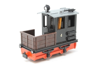 Contractor's 0-4-0 diesel loco no.4