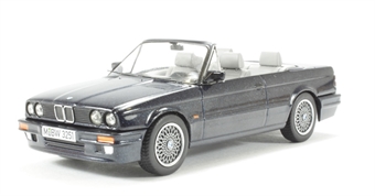 BMW (E30) 325i M Technik Ausstattung Cabrio, Macaoblau Metallic, LHD (Deutschland)