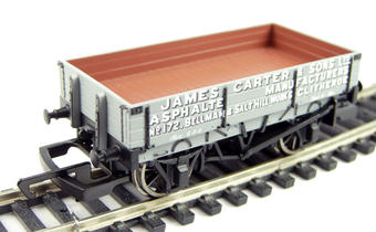 3 plank wagon 172 in James Carter & Sons Ltd livery