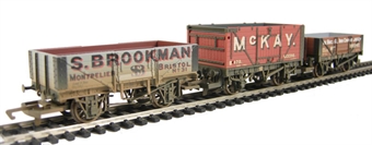 Triple pack of weathered Private Owner wagons