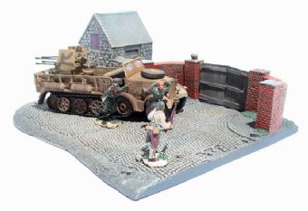 German SdKfz 7,Flak Gun, 2 German figures, 1 GI figure and diorama base (NOT PERFECT- see product description for info)