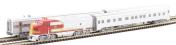 Santa Fe Super Chief Starter Set, with Santa Fe F7A locomotive and three passenger cars (US plug)