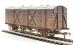GWR 'Fruit D' van in GWR brown with shirtbutton emblem - 2881 - weathered
