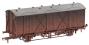 GWR 'Fruit D' van in GWR brown with shirtbutton emblem - 2864 - weathered