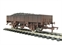 Grampus engineers open wagon in BR Bauxite - 990648 - weathered