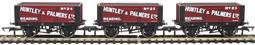 Class W4 Peckett 0-4-0ST in Huntley & Palmers blue with three open wagons - Limited Edition of 1000