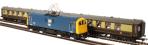 Pullman Days train pack with Class 71 in BR blue and two Pullman coaches