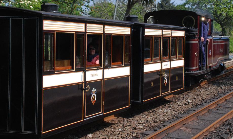 Bug Box Coach Ffestiniog 4 wheel 'Bug Box' - Hattons