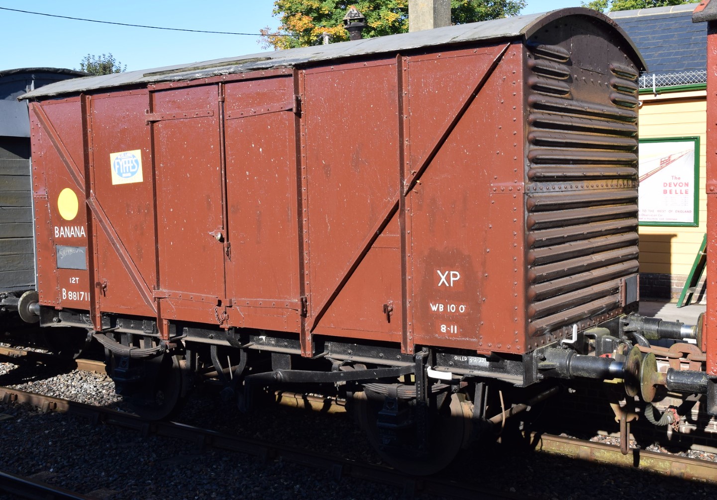 10/ 12 ton banana van BR