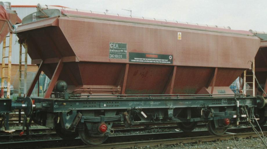 CEA covered hopper