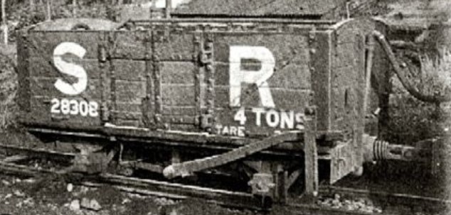 Lynton and Barnstaple 4-wheel open wagons