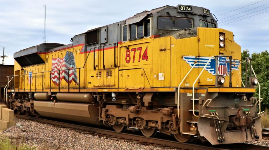 SD70ACe EMD hood unit