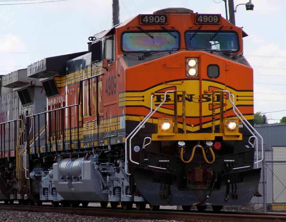 Dash 9-44CW GE hood unit