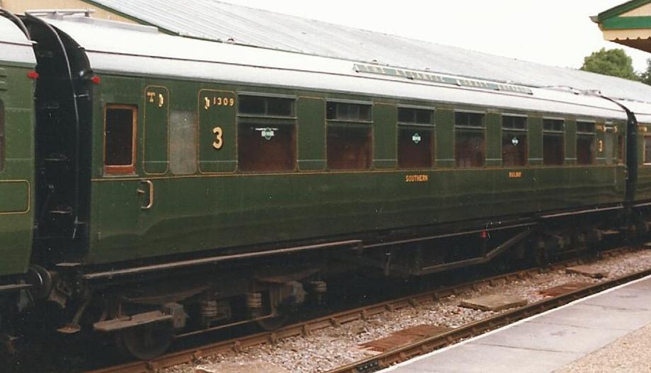 No.1309 at Horsted Keynes on the Bluebell Railway in August 1999. ©Hugh Llewelyn