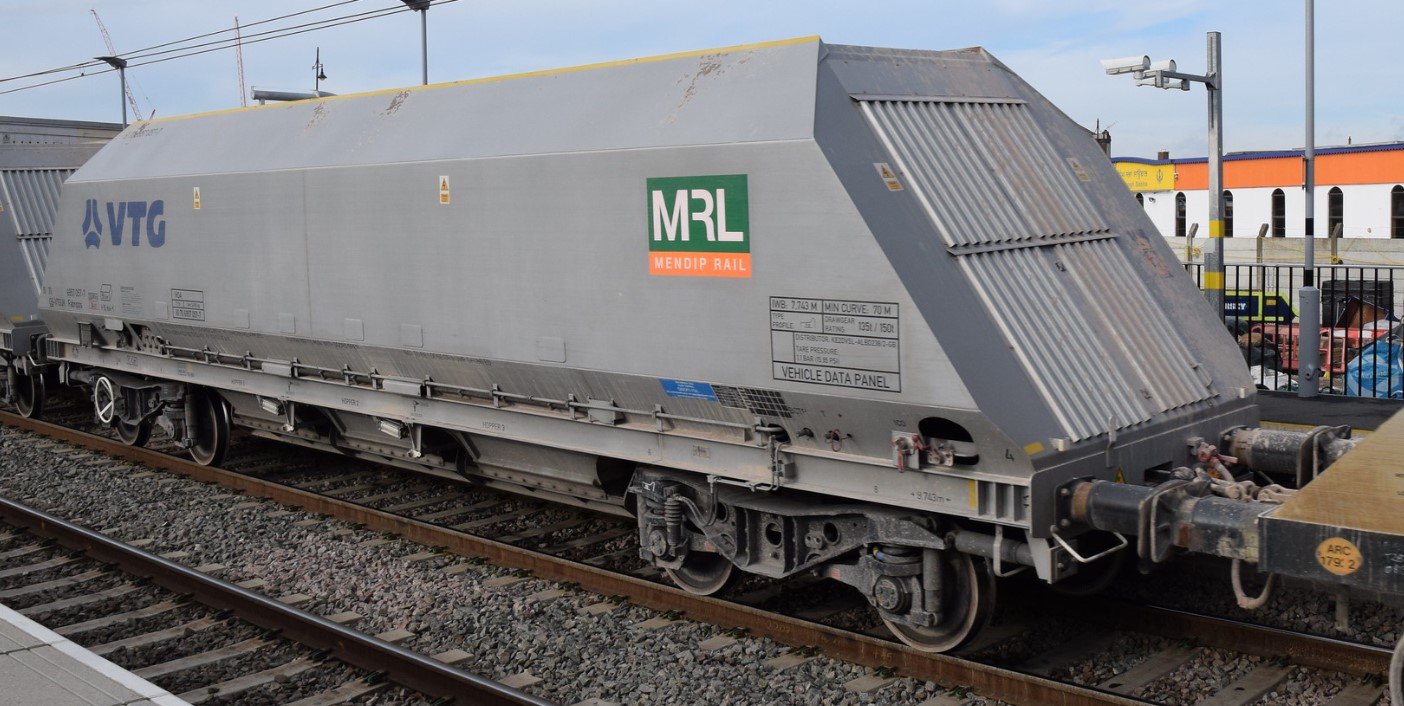 HOA aggregate hopper