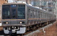 Set S52 at Motomachi station on the JR Kobe line in February 2021. ©SNK5578