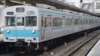 Set K5 at Mitaka station in February 2003. ©DAJF/ Wikimedia Commons