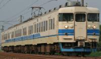 Set B9 on a Hokuriku main line service in August 2010. ©Mitsuki-2368